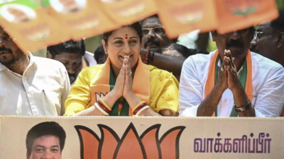 'Delhi mein hugging, Kerala mein begging, Karnataka mein thugging': Smriti Irani takes jibe at opposition