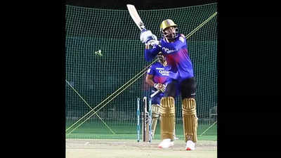 Watch: '16 ki average hai, dekhte hain' - 'Miyan' Mohammed Siraj nails it in RCB batting practice
