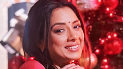 Anupamaa's Rupali Ganguly surprises fans with live birthday chat