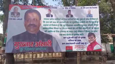 ‘Mourn Mukhtar’s death, don’t celebrate Eid’, says hoarding outside Samajwadi Party's office
