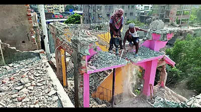 Protests abate, razing of tilted bldg at Garden Reach gains pace