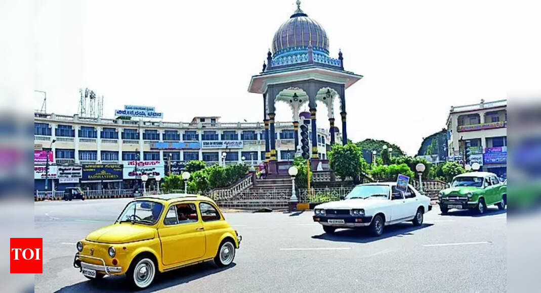 Vintage Car Rally: Vintage Car Rally Taken Out To Create Awareness On Voting | Mysuru News - Vimarsana News