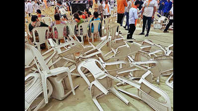 Mob ransacks chairs at BJP event