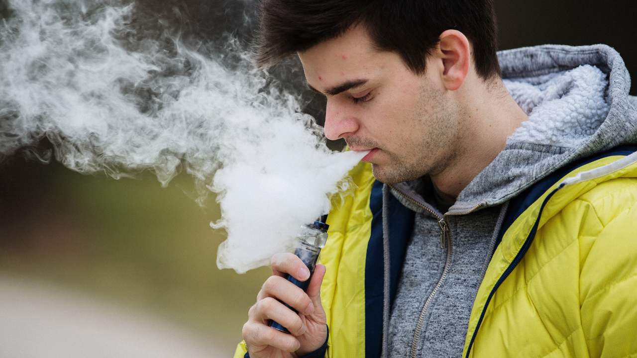 Is there a correlation between vaping and oral cancer risk