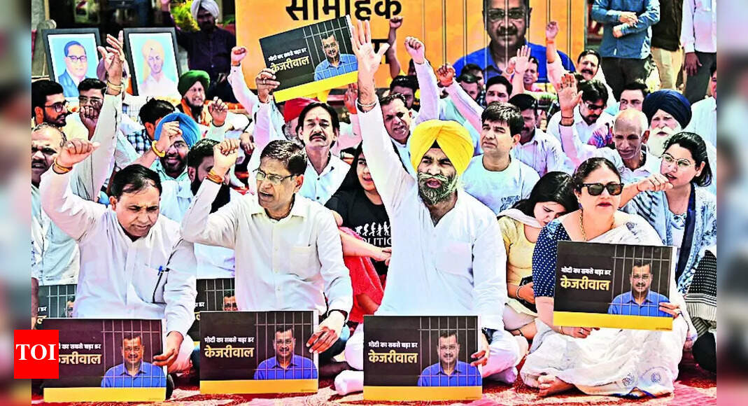 AAP Leaders Protest: Aap Leaders Protest Against Delhi Cm’s Arrest ...