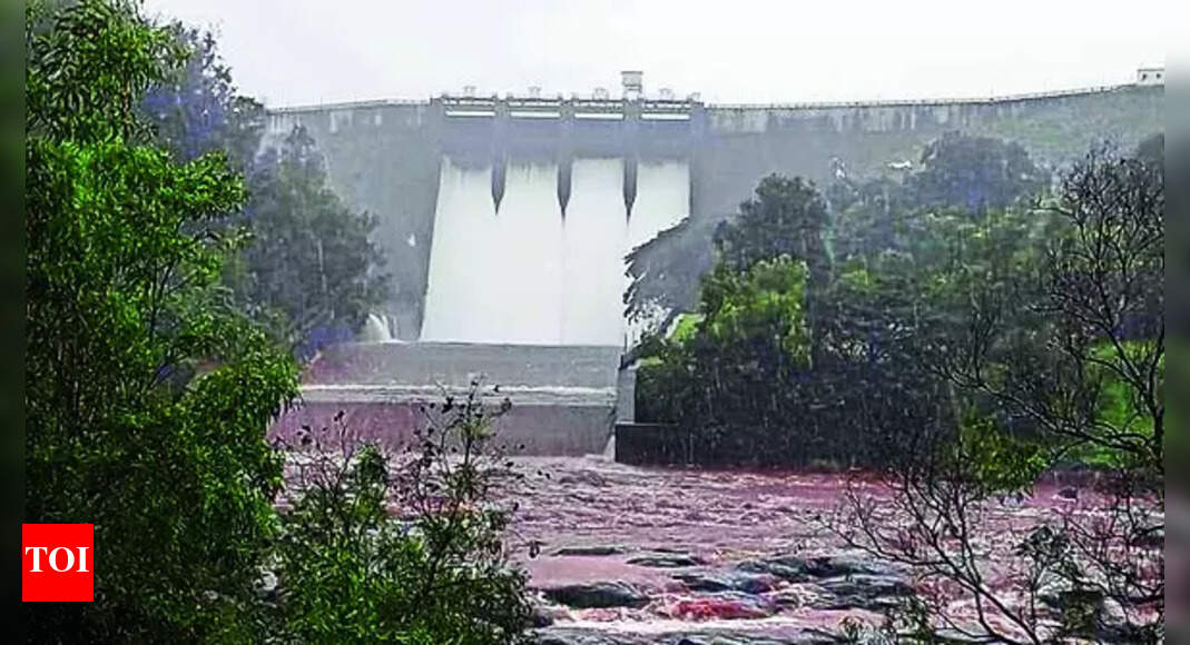 Koyna Dam Discharge Discharge From Koyna Dam Increased To 3,000 Cusec