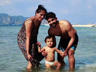 Kanne Kalaimaane Navin Vetri enjoys a vacation with his family