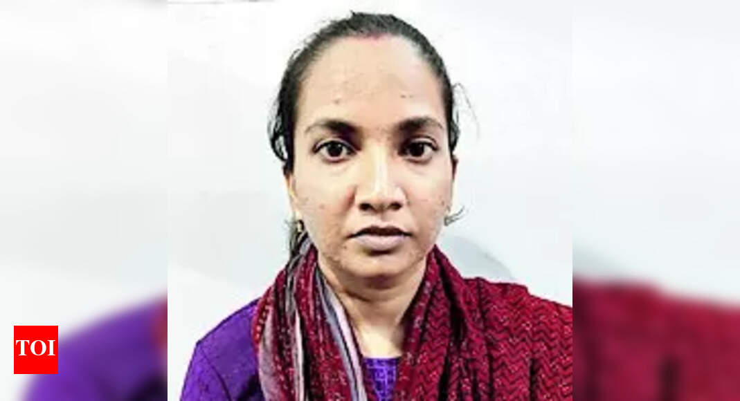 Fake Dy Collector: Fake Dy Collector Held In 12 Lakh Cheating Case | Surat News - Vimarsana News