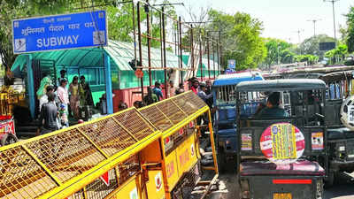 Encroached Footpaths: Not A Cakewalk: Encroached Footpaths, Dirty ...