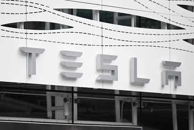 Tesla settles autopilot crash case with Apple engineer's family