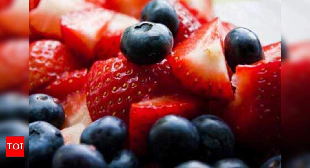 What Is The Right Way To Eat Fruits ? | - Times Of India