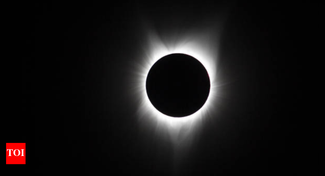 Surge in 'why my eyes hurt' in Google search after total solar eclipse - Vimarsana News