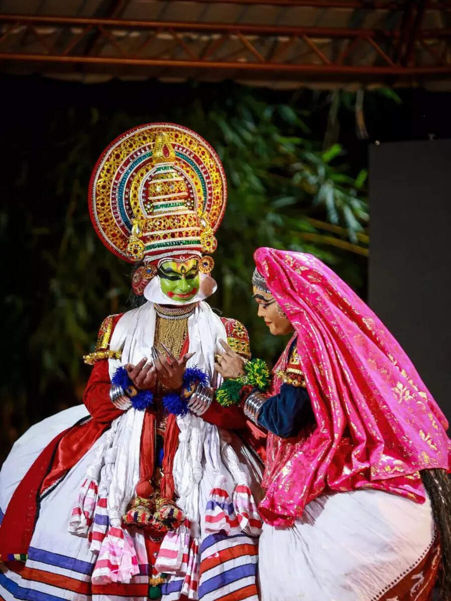 10 most colourful folk dances of India - Vimarsana News