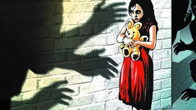 Man held for molesting four-year-old girl