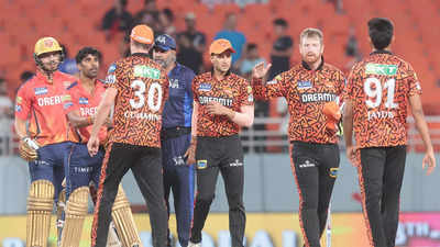 3 catches dropped, 26 runs leaked in final over but lucky Sunrisers Hyderabad end on top in thriller