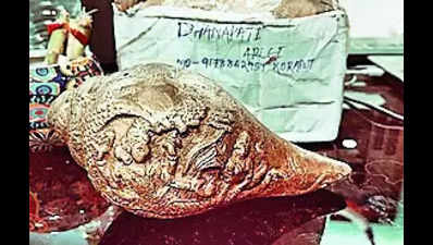 2 held in Koraput for selling fake gold conch for ₹4.7 lakh