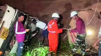 14 dead, 12 hurt after bus falls into mining pit in Chhattisgarh
