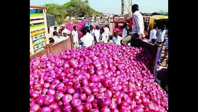 No onion auction in Nashik for 6 days; supply across nation hit