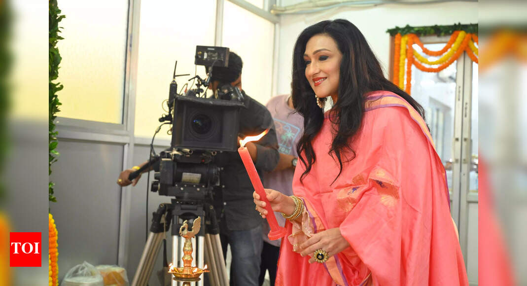 The muhurat of Rituparna Sengupta's upcoming film held in the city | Bengali Movie News - Vimarsana News