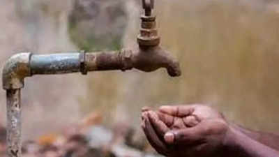 Pakistan: People in Karachi continue to face acute water shortages amid Eid ul-Fitr celebrations