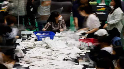 South Korea opposition set for landslide in parliamentary election