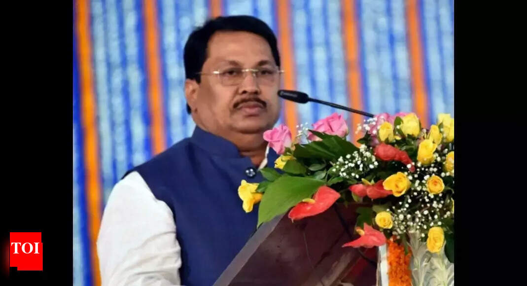 Why is PM silent on Mungantiwar's insult to women: LoP Wadettiwar | India News - Vimarsana News