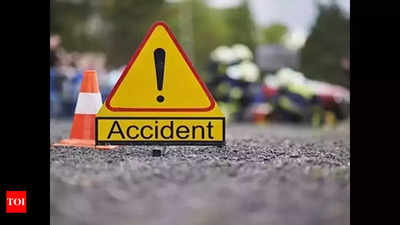 Two killed, two injured in car accident in UP's Sidhauli