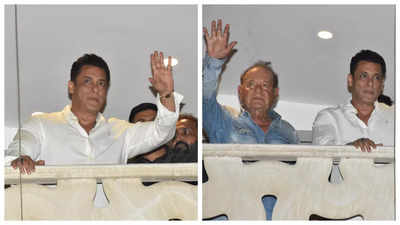 Salim Khan accompanies son Salman Khan as the actor wishes fans on Eid from the balcony of his Galaxy apartment - See photos