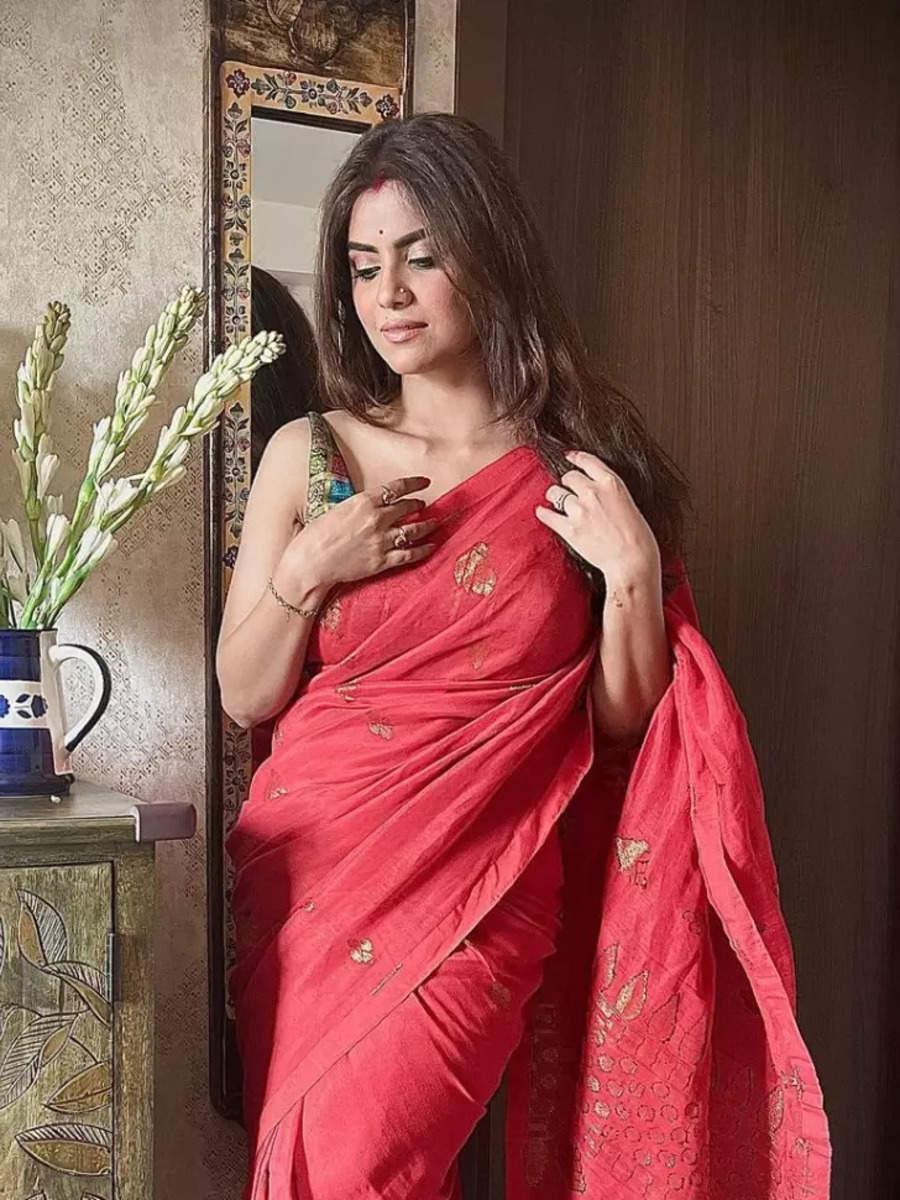 15 Saree Looks Of Sayantani Ghosh For Poila Baisakh | Times Of India