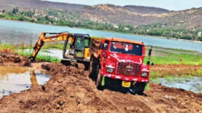 Desilting Khadakwasla to raise water holding capacity