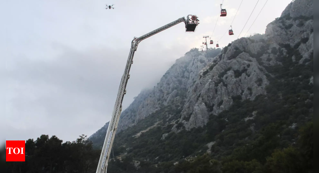 One killed, 10 injured in cable car accident in Turkey’s Antalya – Times of India