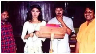 Priyanka Chopra celebrates 22 years of ‘Thamizhan’ with an UNSEEN click with Vijay