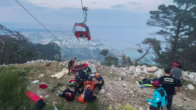 More than 40 people still stranded the day after a deadly cable car accident in Turkey