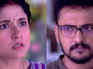 Radha confronts Aditya in 'Alor Kole'