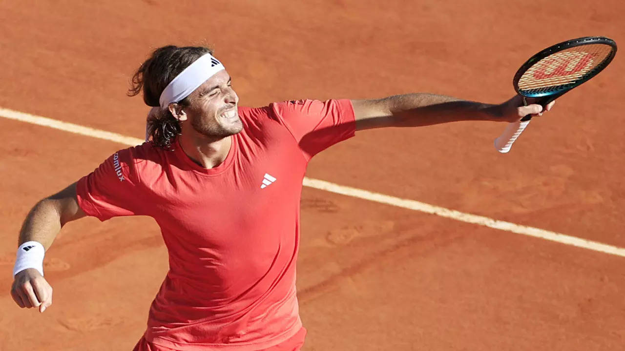 Stefanos Tsitsipas knocks out Jannik Sinner to reach Monte-Carlo final |  Tennis News - Times of India