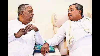 Siddaramaiah visits Prasad, enquires about his health