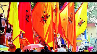 Ram Navami: Traditional weapons, flags in demand