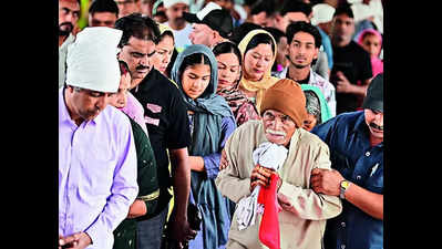 Navratri: Over 1l Devotees Gather At Pkl Temples On Navratri Day 6 ...