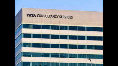 TCS rolls out 100% variable pay for junior employees