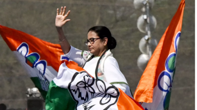 Mamata dares I-T officials to check chopper of BJP leaders