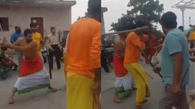 Pujari vs devotees: Viral video shows priests & parking staff assaulting devotees in Haridwar