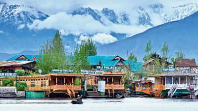 Holiday in Kashmir will cost you more than a trip abroad