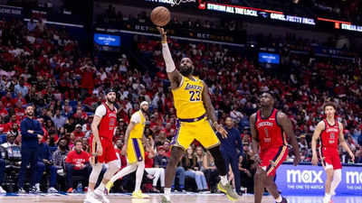 Los Angeles Lakers secure playoff berth with victory against New Orleans Pelicans