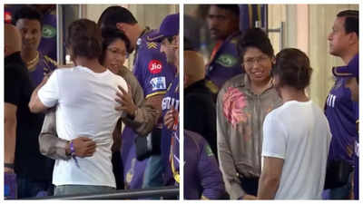 Shah Rukh Khan gives friendly welcome to Jhulan Goswami at KKR vs RR Game, Video of their meeting goes viral