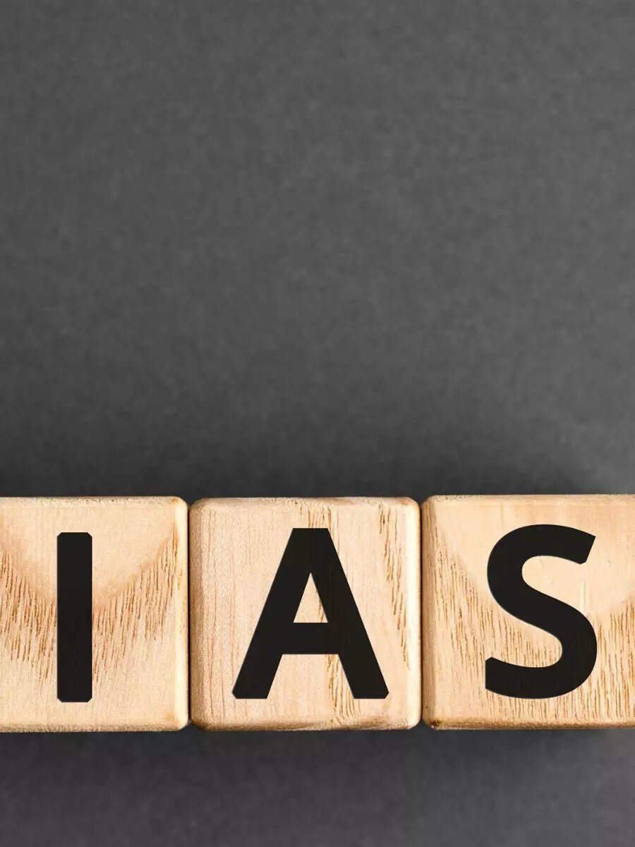 10 Famous IITians Who Became IAS Officers | Times of India