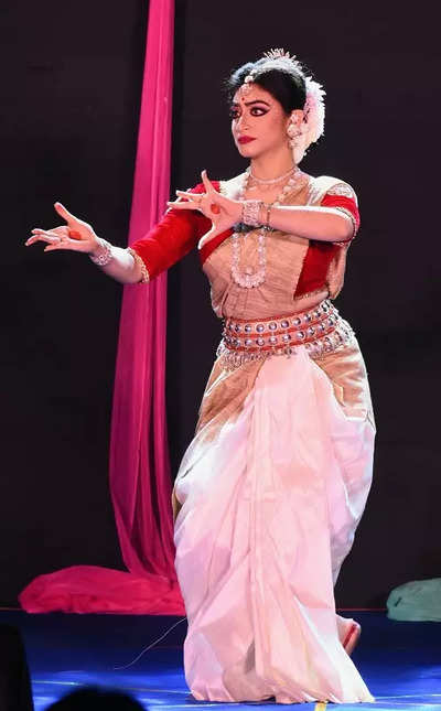 Odissi dancer Sulagna Ray Bhattacharjee organises a music and dance extravaganza