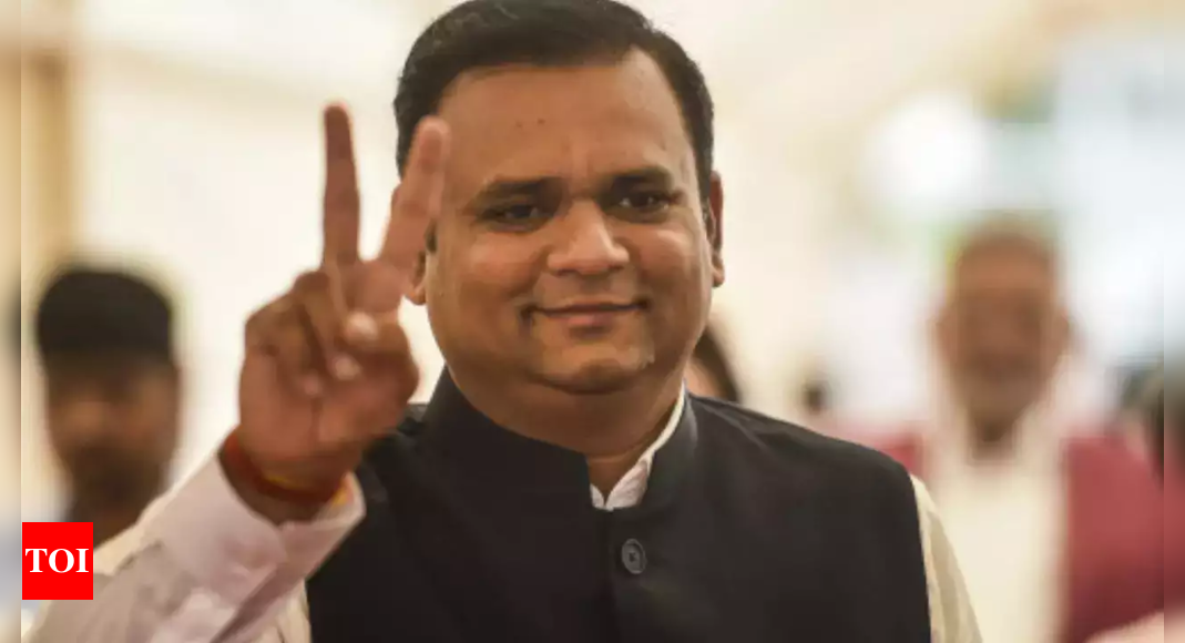 Maharashtra Speaker creates stir in BJP, says he's part of Gawli gang now