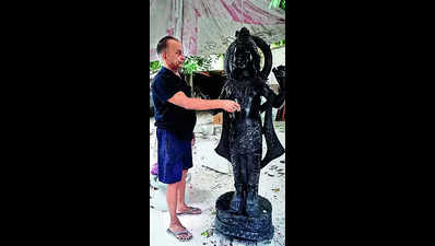 Kashi artisan creates replica of Ram idol for Netherlands