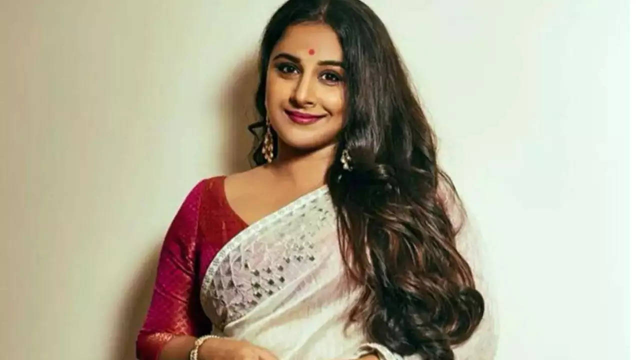 Vidya Balan reflects on love before dating apps era; says she is glad to  find Siddharth Roy Kapur | - Times of India