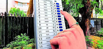 Sensing defeat in Lok Sabha polls, Congress standing by Naxals for votes: BJP